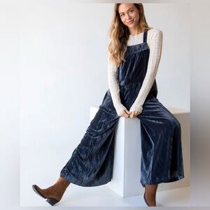 NWT Natural Life Dakota Tie Velvet